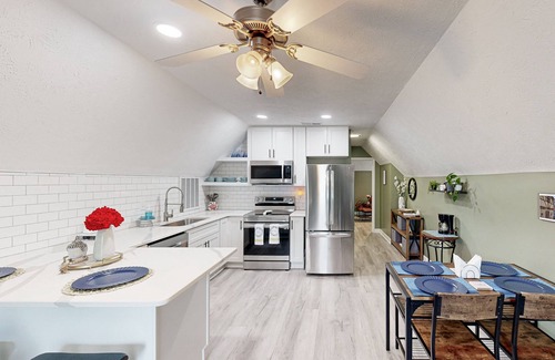 Cameron Casa | 2nd Floor Unit with shared pool, playground, & gym access