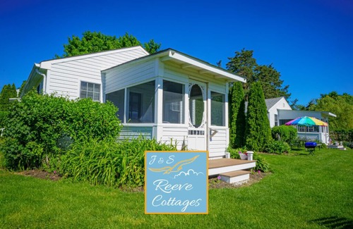Aquebogue Cabaña | Premier Waterfront Cottage 2
