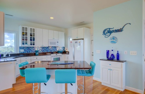 Village of Stump Sound Casa | 2nd-row ocean-view home with elevator, cmty pool & tennis