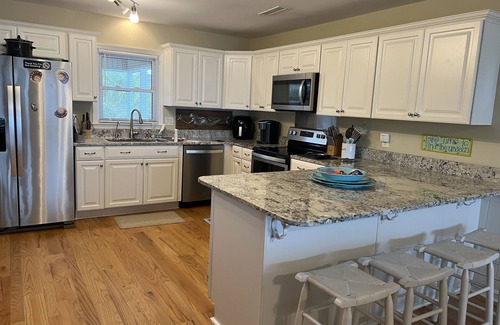 Edisto Island Casa | 2nd row Ocean Views 4br 3ba Sleeps 12, '25 Pool Amenity Card, linens included