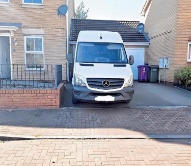 Bilston Apartamento | 2ndHomeStays- Bilston- Contractors Friendly Townhouse