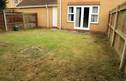 Bilston Apartamento | 2ndHomeStays- Bilston- Contractors Friendly Townhouse