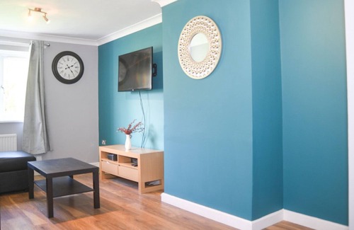 Willenhall Casa | Charming 3-Bedroom Home in West Midlands/Contractors/Families/7 mins to J10 M6
