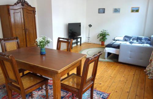 Leipziger Vorstadt Apartamento | 2R-Wohnung am Rande der Neustadt