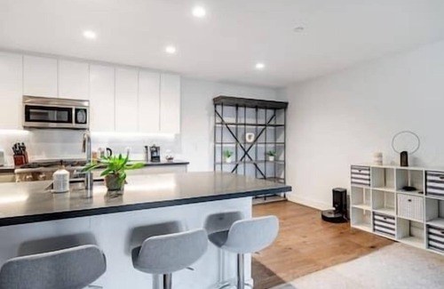 Menlo Park Apartamento | 2x2BA Infamous Sandhill pool BBQ