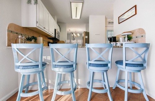 Crescent Beach Casa | ☀️ 3/2 beach home🏖️5 min walk 2 beach🐕Dogs OK🚙Parking🏍️Garage 4 motorbike