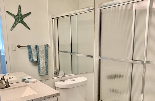 Eastern Shores Condominio | 3/2 Gated water Eastern Shores 5 min to Aventura Suny Isles and N. Miami Beach.