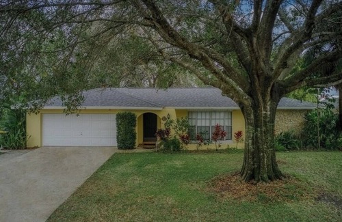 Sun 'N Lake Casa | 3/2 home in tranquil Sebring with AC, and close to beautiful Lake Jackson!