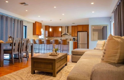 Coral Heights Casa | 3/2 home, Saltwater Heated Pool/5-min to bch/Pet