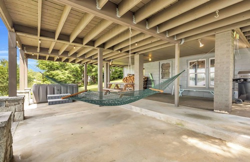 Lyman Cabina | 3/2 Lake Front - Hot Tub - 2 King Beds - Sleeps 8