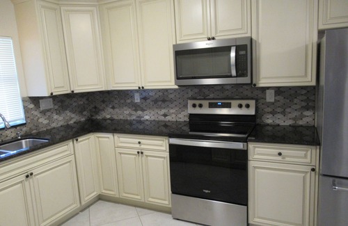 Fort Pierce Casa | 3-2 Pool Home close to Beach and intra coastal area. Room for boat in driveway.