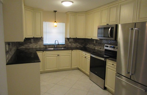 Fort Pierce Casa | 3-2 Pool Home close to Beach and intra coastal area. Room for boat in driveway.