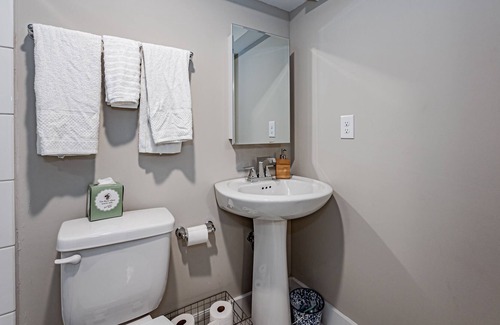 Fan District Casa | 3,200sqft Historic VCU Downtown