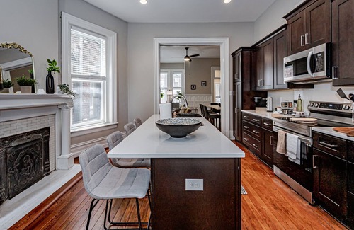 Fan District Casa | 3,200sqft Historic VCU Downtown