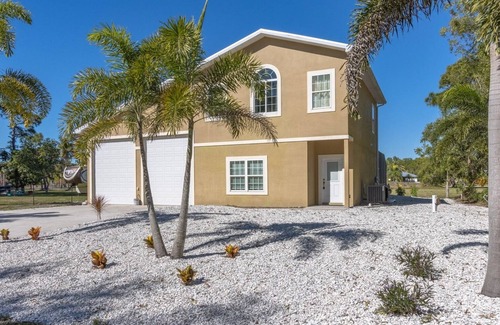 Saint James City Casa | 3/3 AMAZING HEATED POOL HOME in St. James City!