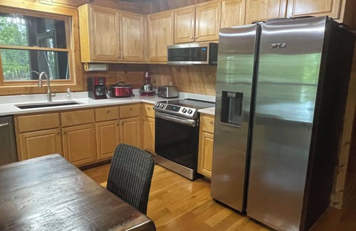 Dawsonville Cabina | 3-4 Bedroom Lake Front Cabin for any season! Perfect Large Family Retreat!