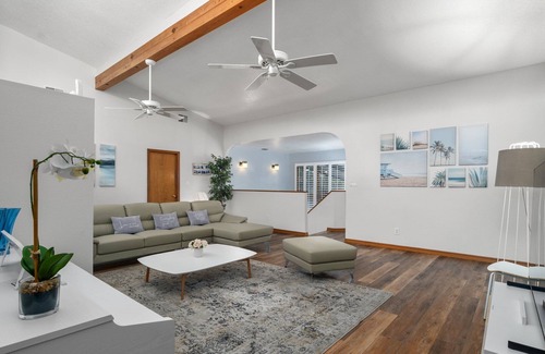 Spring Hill Casa | 3,450sqft 2 Story heated Pool House - 5 min from Crystal river !