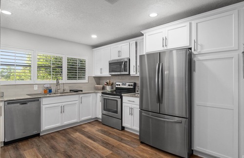 Spring Hill Casa | 3,450sqft 2 Story heated Pool House - 5 min from Crystal river !