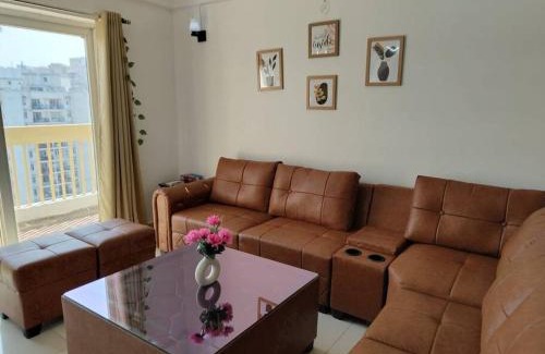 Greater Noida Apartamento | 3.5 BHK spacious Flat near Gaur City Noida