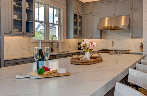 Charleston County Casa | 💖3 53rd Ave~ Stunning Ocean Views, Pool, Hot Tub, Elevator, Mother-in-law Suite💖