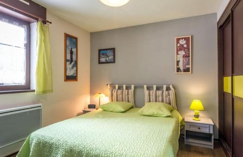 La Clusaz Apartamento | 3*, 6 voyageurs, à 150m des télécabines, parking, garage, à La Clusaz - FR-1-304-117