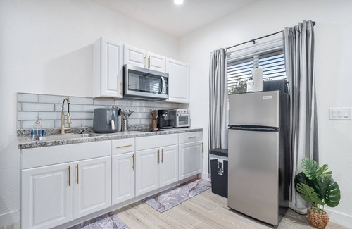 Estrella Casa | 3.8 Miles From Downtown Phoenix #B