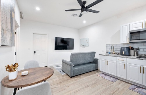 Estrella Casa | 3.8 Miles From Downtown Phoenix #B