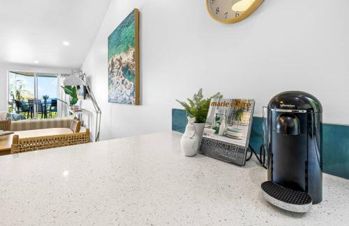 Sunshine Beach Apartamento | 3 Andari, Sunshine Beach ~ Modern Apt, 1 Min Beach