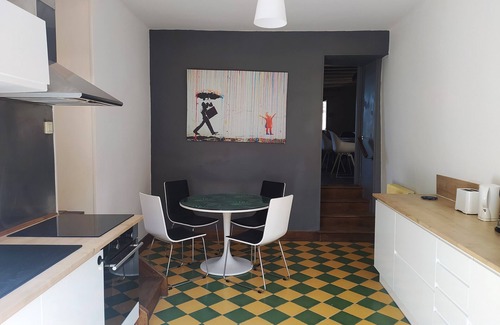 Saint-Lothain Apartamento | 3* apartment, 96m2, self-contained with terrace, 18th century winegrower's house.
