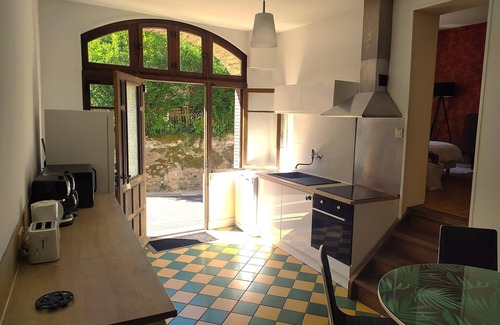 Saint-Lothain Apartamento | 3* apartment, 96m2, self-contained with terrace, 18th century winegrower's house.