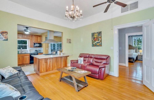 Faubourg Delassize Casa | 3 BD Home Located in <3 of Uptown!