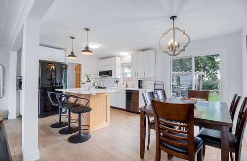 Pointe aux Roches Casa | 3 bdr cottage w/pool & hot tub-close to marina & golf course