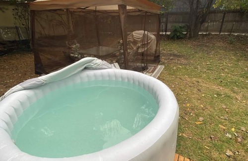 Grandville Casa | 3 Bdr House-Hot tub, fenced yard