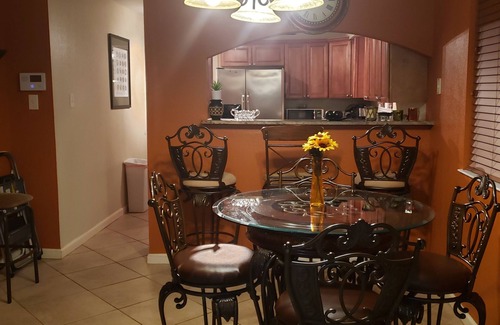 Fillmore Casa | 3 BDR - Prime spot! Mins from EVERYTHING! - CBD, Fairgrounds, City Park, airport
