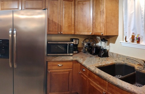 Fillmore Casa | 3 BDR - Prime spot! Mins from EVERYTHING! - CBD, Fairgrounds, City Park, airport