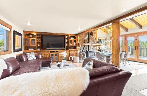 Breckenridge Casa | 3 BDR Retreat with Stunning Mountain and Forest Views