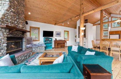 Alma Casa | 3 BDR Secluded Retreat Stunning Mountain Views