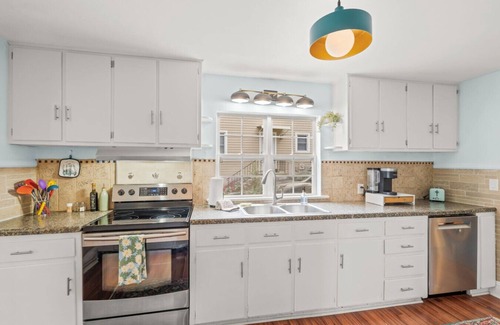 High Point Casa | Beautiful Home 1 mile from High Point University. Beautiful Home 1 mile from High Point University.