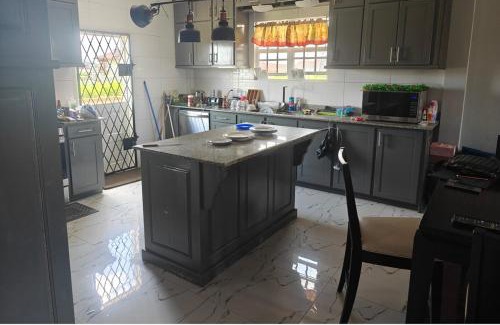 Providence Apartamento | 3 Bdrm Home on heroes highway