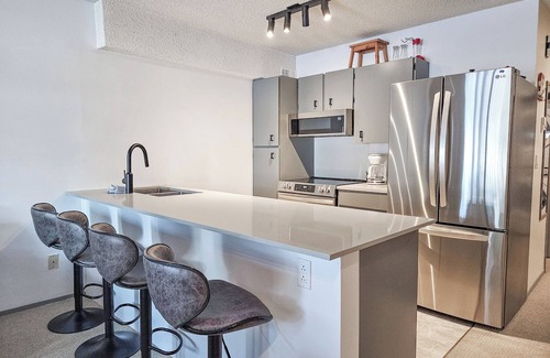 East Kootenay Apartamento | 3 BDRM / Lake Access / Year round Indoor pool