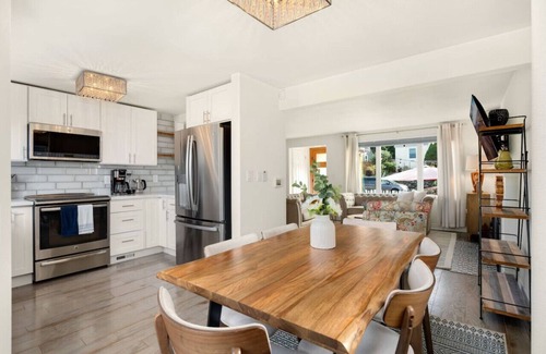North Queen Anne Casa | 3 BDRM Luxury Craftsmen | Queen Anne | Family/Pet+