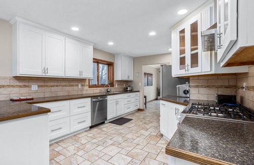 Watkins Glen Casa | 3 Bdrm Spacious Home w Game Room. Just minutes from WGI & Wine Trail.
