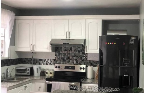 Nuevo Cuscatlan Casa | 3 Bdrms home in exclusive Residencial Via del Mar