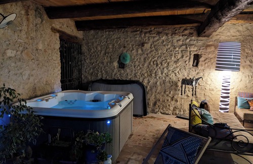 Saint-Martin-de-la-Brasque Casa | 3 Bedroom Private vacation home in Saint-Martin-de-la-Brasque