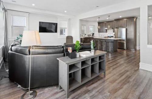 Atlantic City Casa | 3 Beachfront Apts with 12BR 6BA in AC