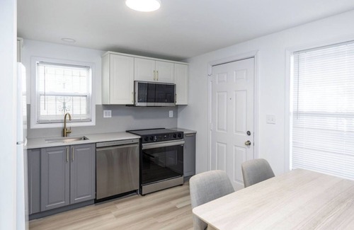 Communipaw Casa | 3 bed 1.5 bath in-unit washer, dryer and 50 inch TV