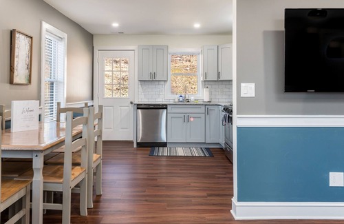 Jefferson Casa | 3 Bed / 1.5 Bath Townhome
