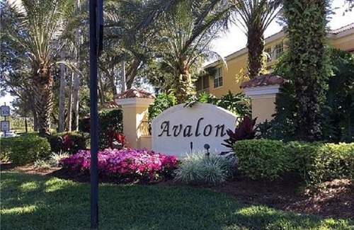 Estero Condominio | 3 Bed 2 Bath Condo in desirable gated community of Grandezza On Golf Course