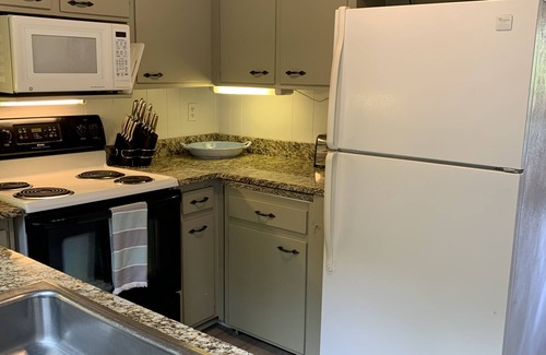 Beech Mountain Cabaña | 3 habitaciones / 2 baños para 6 personas, fácil acceso, excelente vista