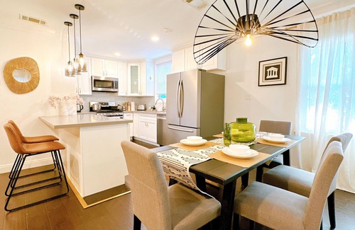 Monrovia Casa | 3 Bed, 2 Bath Home in Monrovia - Near Pasadena and Hiking Trails